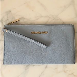 Micheal Kors Pouch